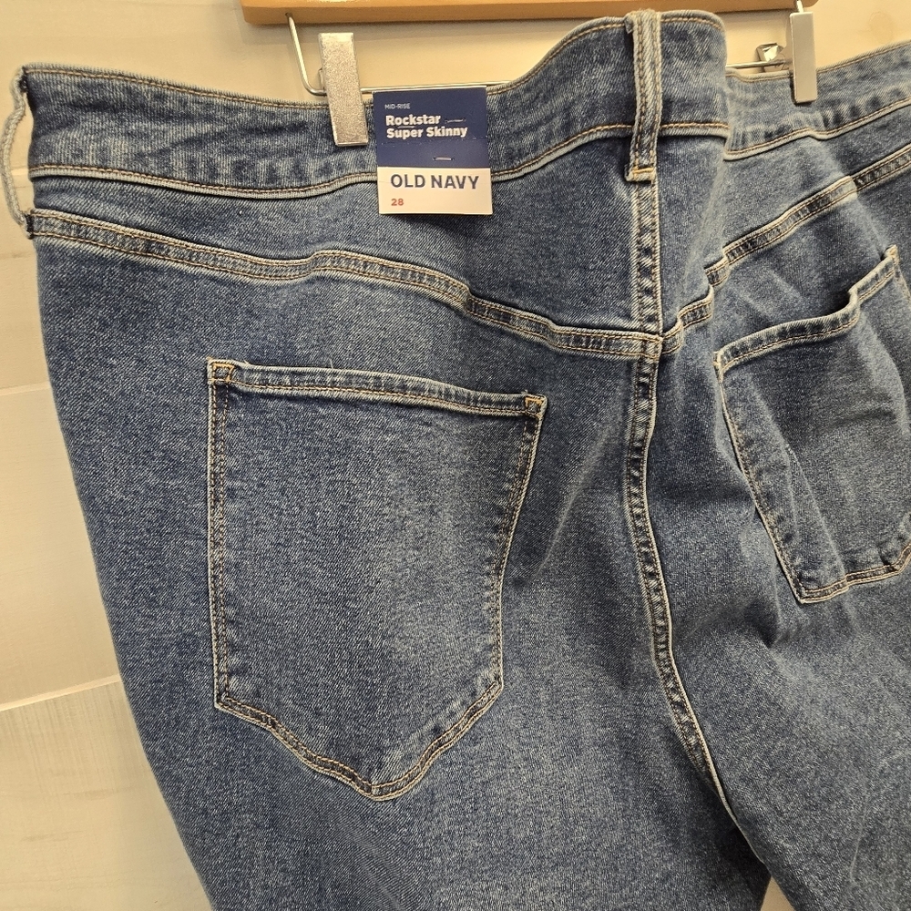 {28} NWT Old Navy Rockstar Super Skinny Mid Rise Jeans Plus Size - Picture 8 of 14